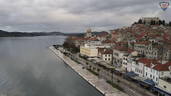 Nábřeží a město