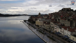 Nábřeží a město