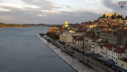 Nábřeží a město