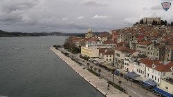 Nábřeží a město