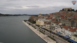 Nábřeží a město