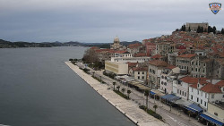 Nábřeží a město