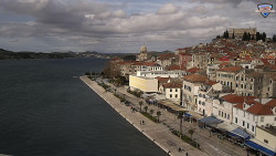 Nábřeží a město