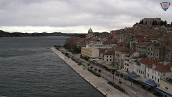 Nábřeží a město