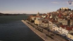 Nábřeží a město