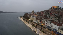 Nábřeží a město