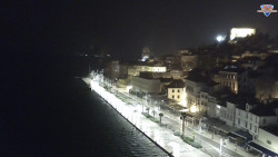 Nábřeží a město