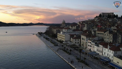 Nábřeží a město