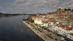 Nábřeží a město