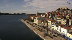 Nábřeží a město