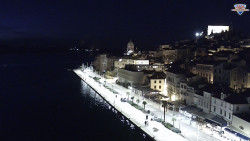 Nábřeží a město