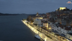 Nábřeží a město