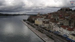 Nábřeží a město