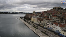 Nábřeží a město