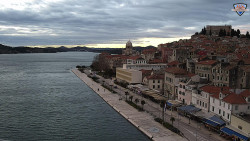 Nábřeží a město