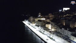 Nábřeží a město