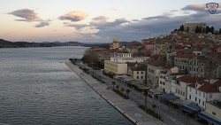 Nábřeží a město