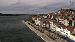 Nábřeží a město