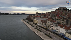 Nábřeží a město