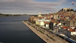 Nábřeží a město