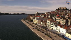 Nábřeží a město