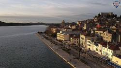 Nábřeží a město