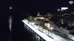 Nábřeží a město