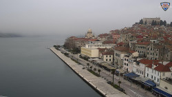 Nábřeží a město