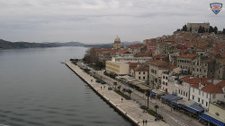 Nábřeží a město