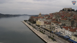 Nábřeží a město