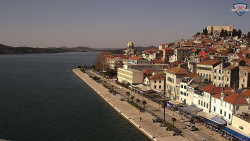 Nábřeží a město