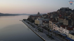 Nábřeží a město