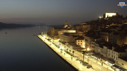 Nábřeží a město