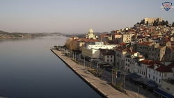 Nábřeží a město