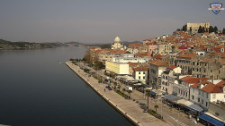 Nábřeží a město