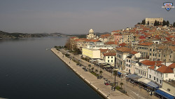 Nábřeží a město