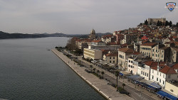 Nábřeží a město