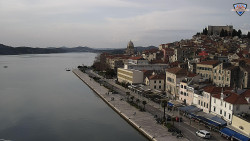 Nábřeží a město