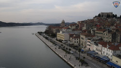 Nábřeží a město