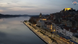 Nábřeží a město