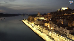 Nábřeží a město