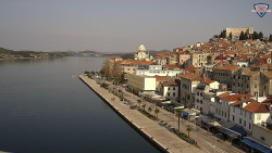 Nábřeží a město