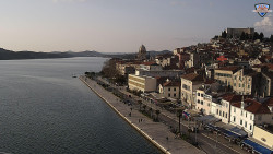 Nábřeží a město