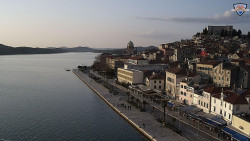 Nábřeží a město