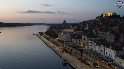 Nábřeží a město