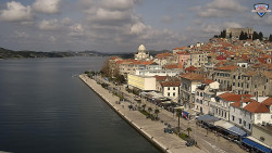 Nábřeží a město