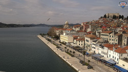 Nábřeží a město