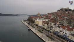 Nábřeží a město