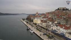 Nábřeží a město