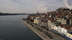 Nábřeží a město